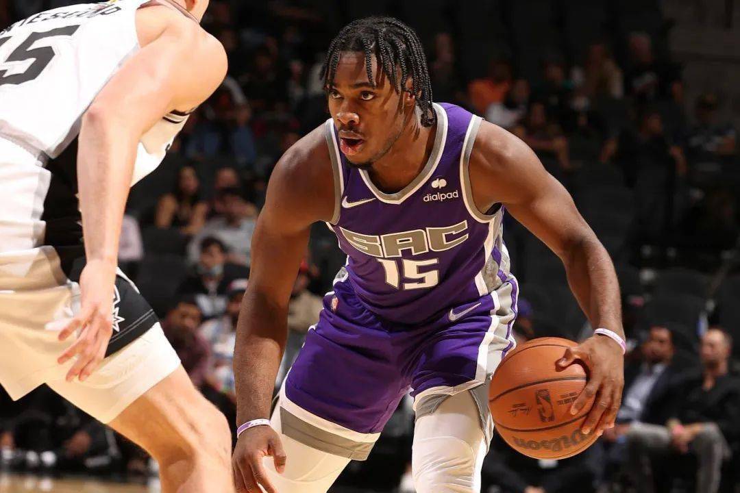 包含萨克拉门托国王内部会议纪要流出——冲刺阶段止住颓势，NBA总决赛使命明确，数据趋势出现新变化的词条