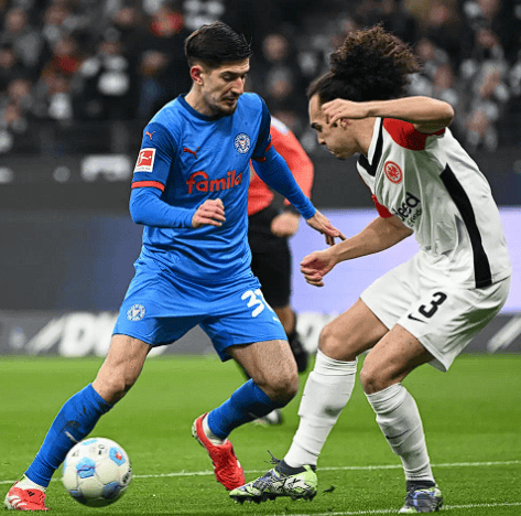 包含德国杯赛前再迎强敌;本菲卡完成体检;主帅态度——底气十足;轮换策略成焦点的词条 包含德国杯赛前再迎强敌;本菲卡完成体检;主帅态度——底气十足;轮换策略成焦点的词条